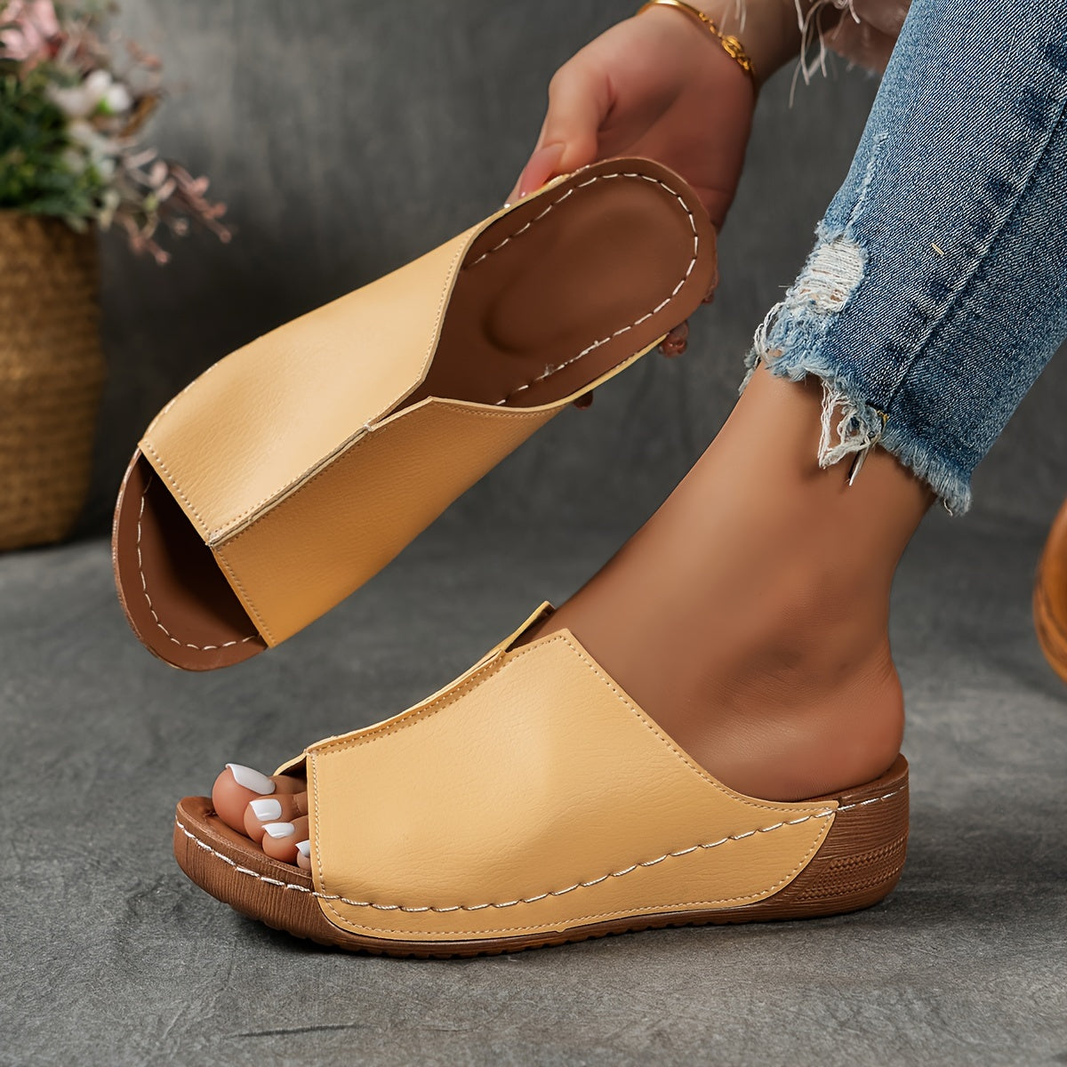 Sandali Ortopedici: Stile e Benessere