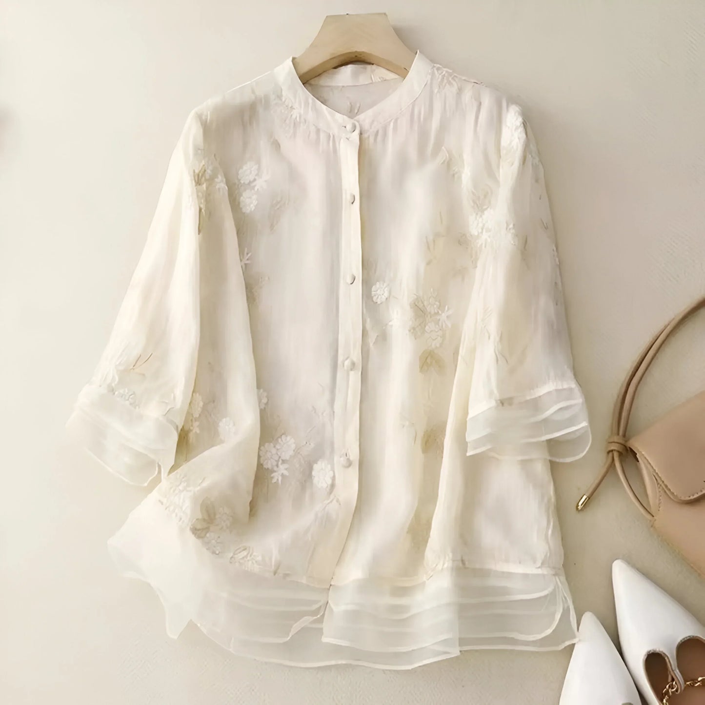 Eleganza Ricamata Top in Cotone