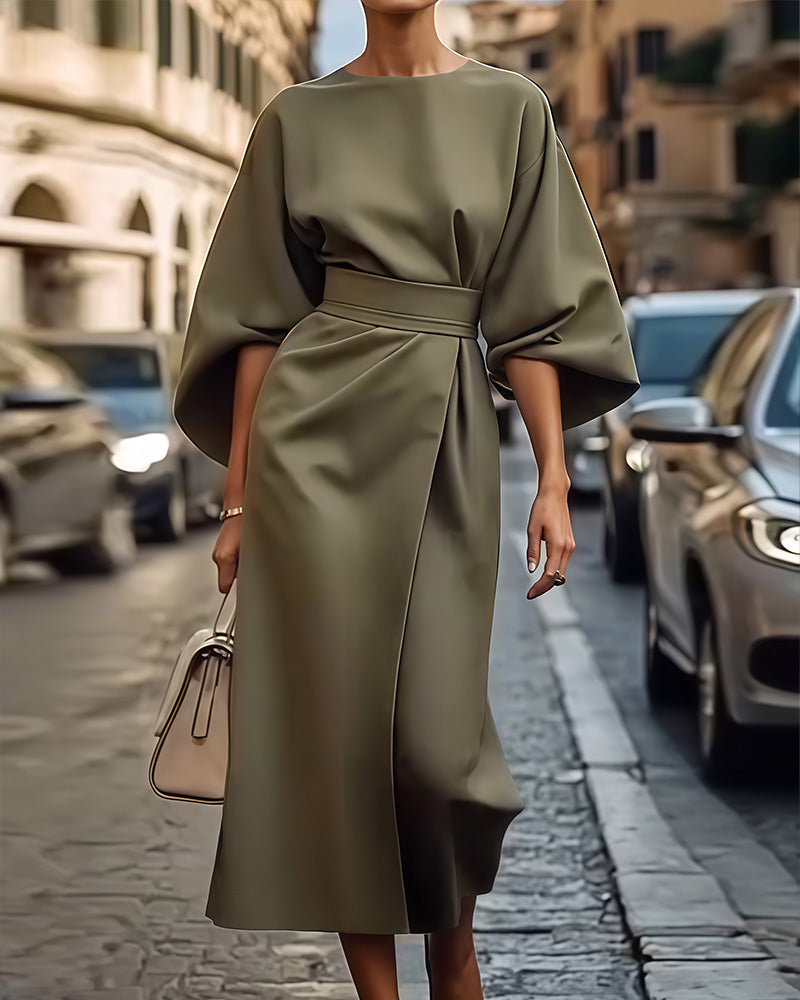 Vestito: Vita accentuata, maniche voluminose