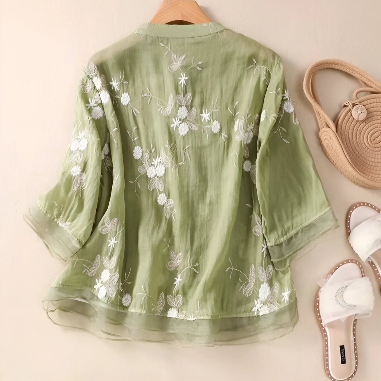 Eleganza Ricamata Top in Cotone