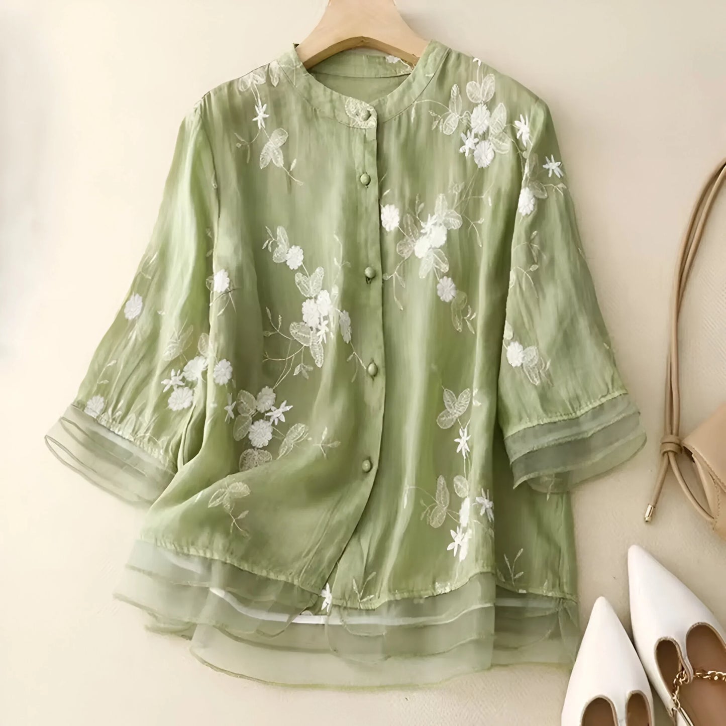 Eleganza Ricamata Top in Cotone