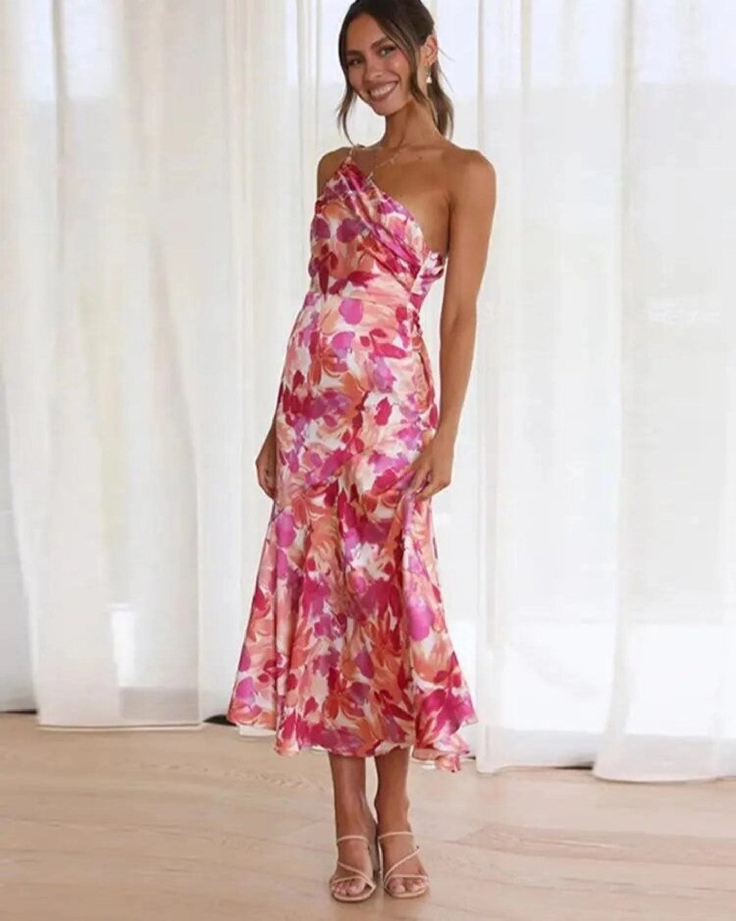 Chic-One-Shoulder Dress
