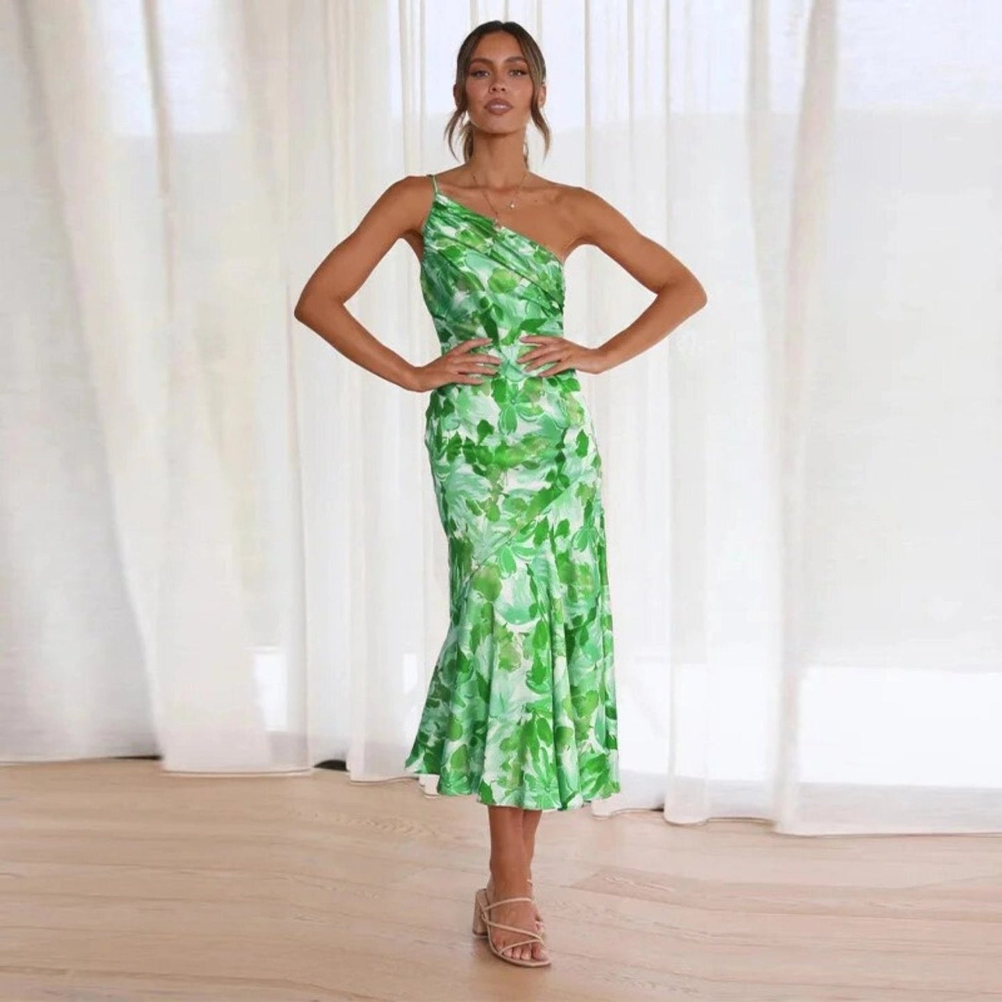 Chic-One-Shoulder Dress
