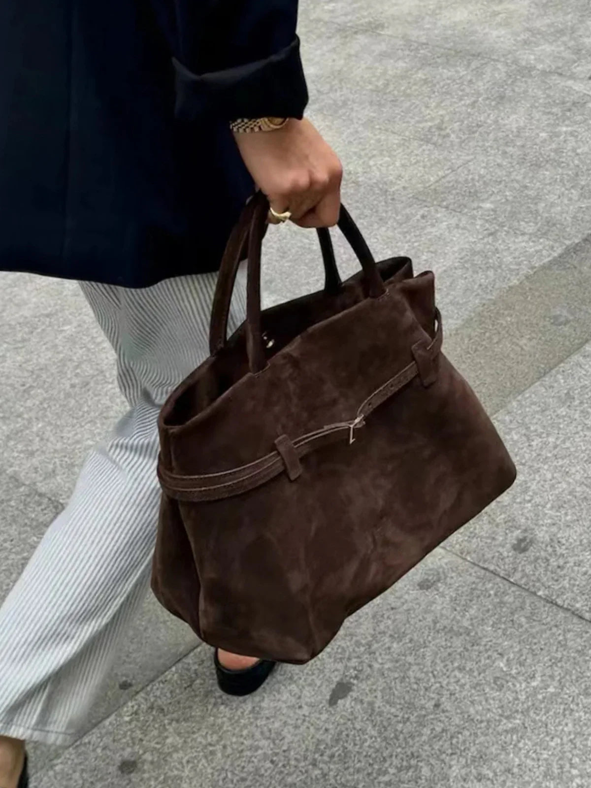 Borsa Manico Vintage: Stile e Funzionalità