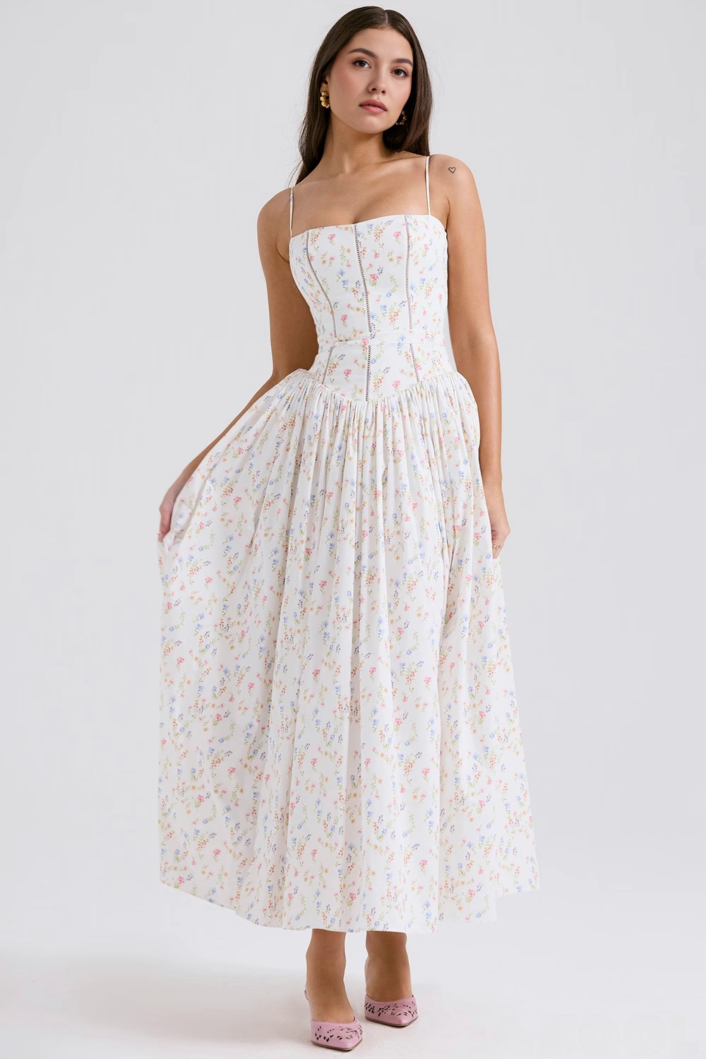 Abito Midi Fiorito: Stile e Comfort