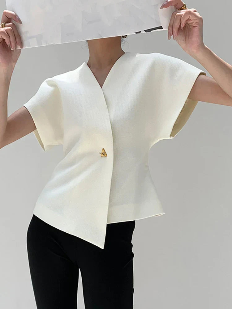 Blusa V-Neck: Versatilità ed Eleganza