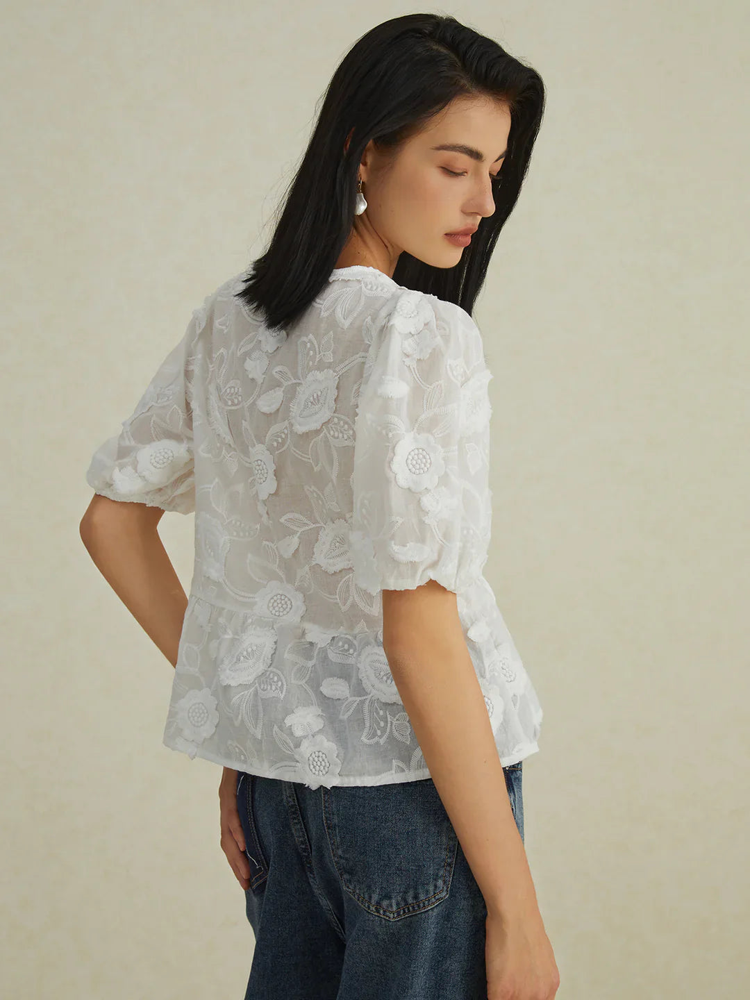Elegante Camicetta Fiorita con Nodo