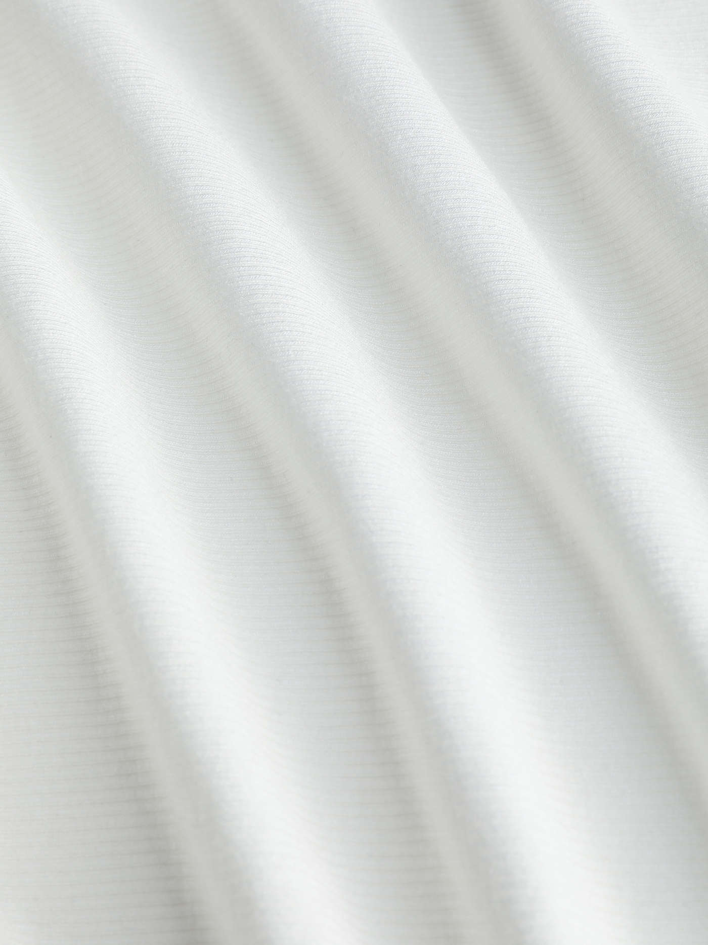 Top Asimmetrico: l'eleganza che valorizza