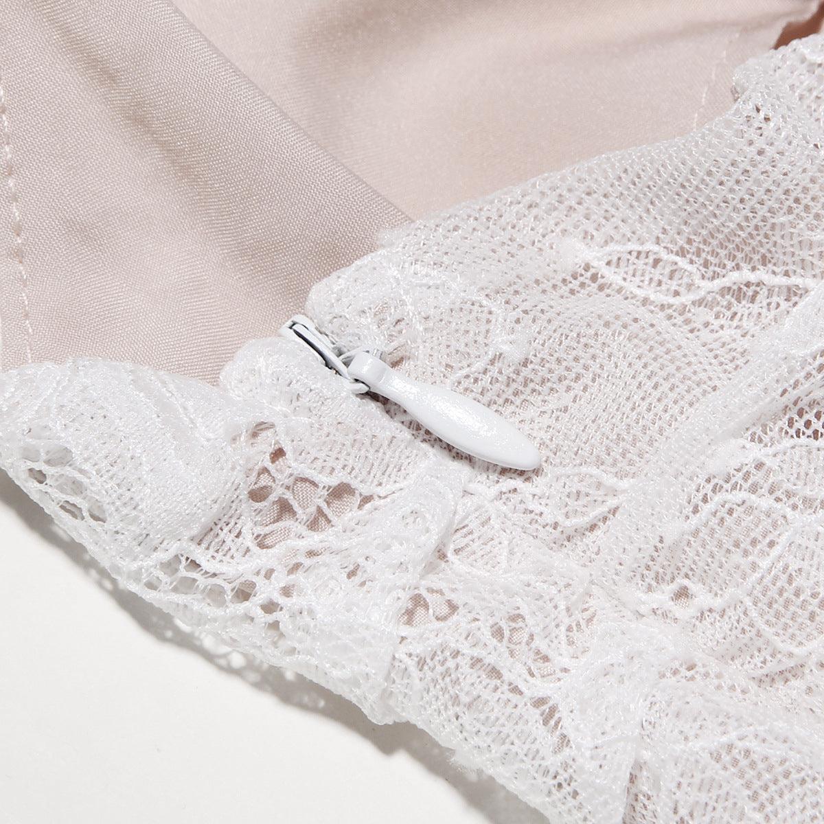 Celeste Eleganza: Abito Maxi in Pizzo