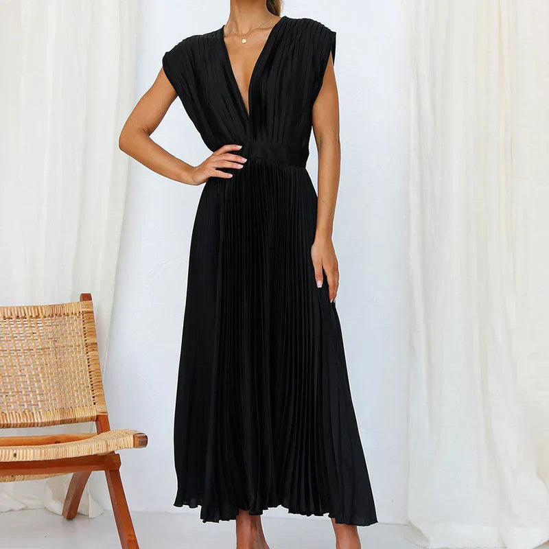 Aroa Elegante Pleated Dress