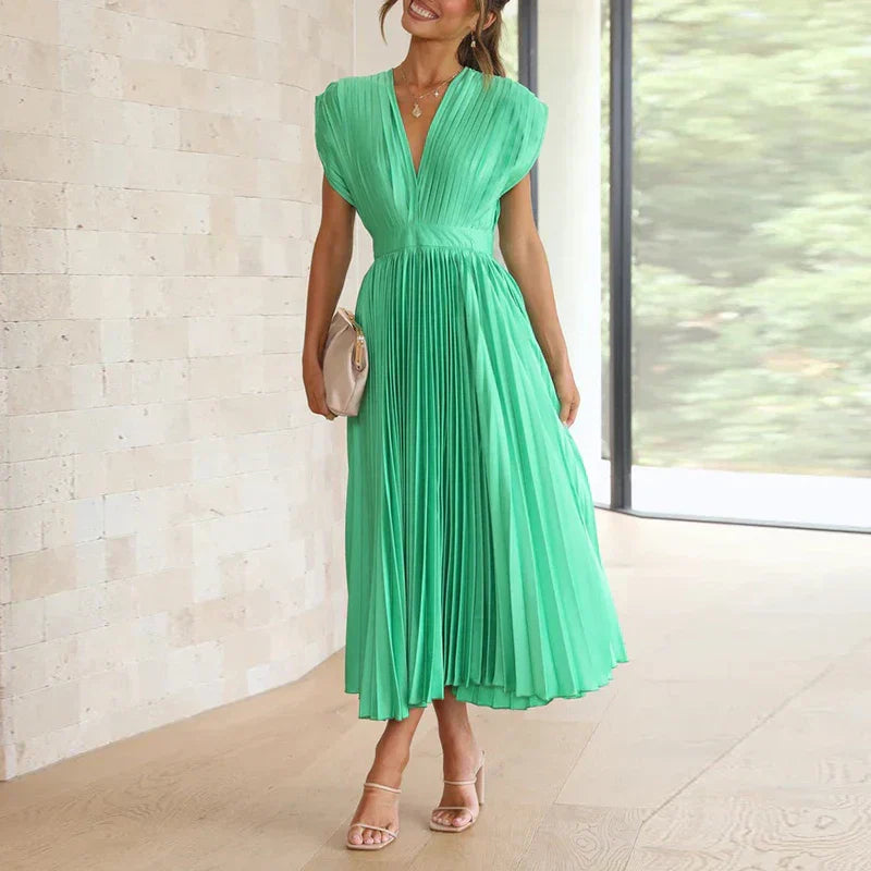 Aroa Elegante Pleated Dress