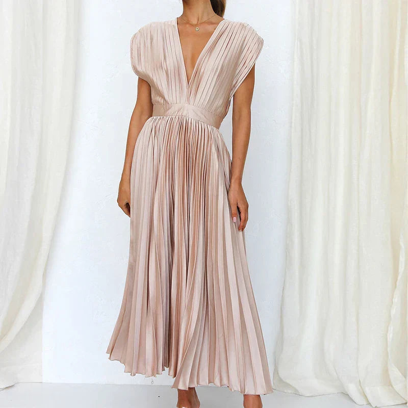 Aroa Elegante Pleated Dress