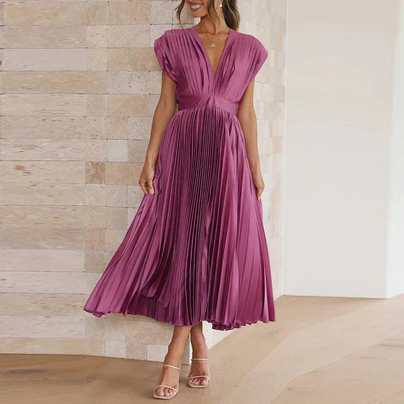 Aroa Elegante Pleated Dress