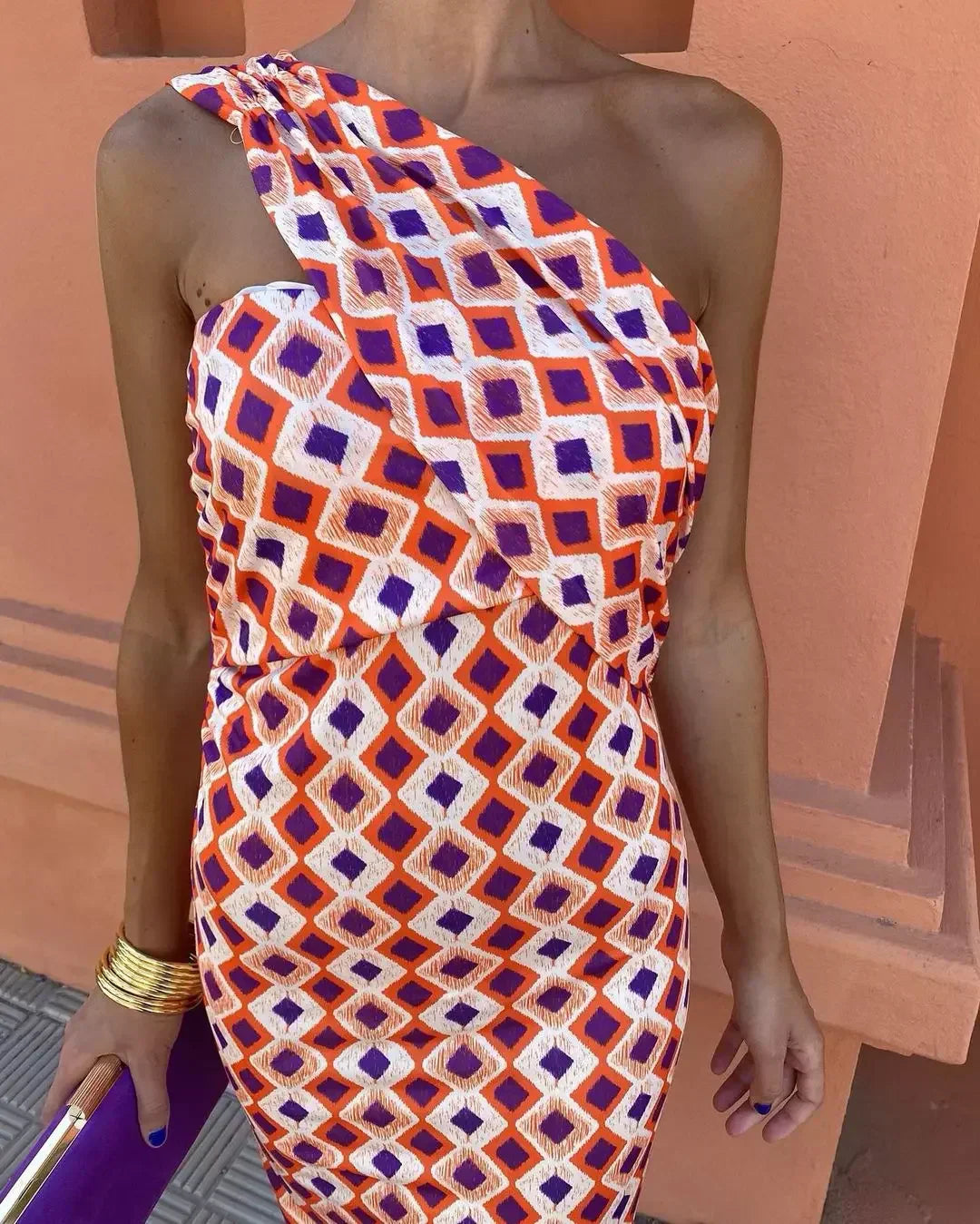 Chic Diagonal-Shoulder Dress