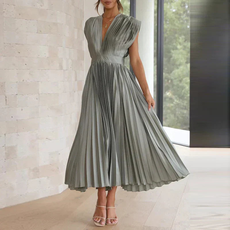 Aroa Elegante Pleated Dress