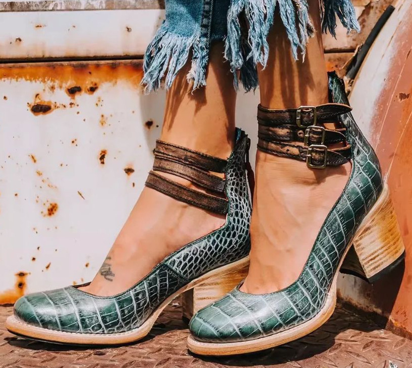 Eleganza Vintage Sandals