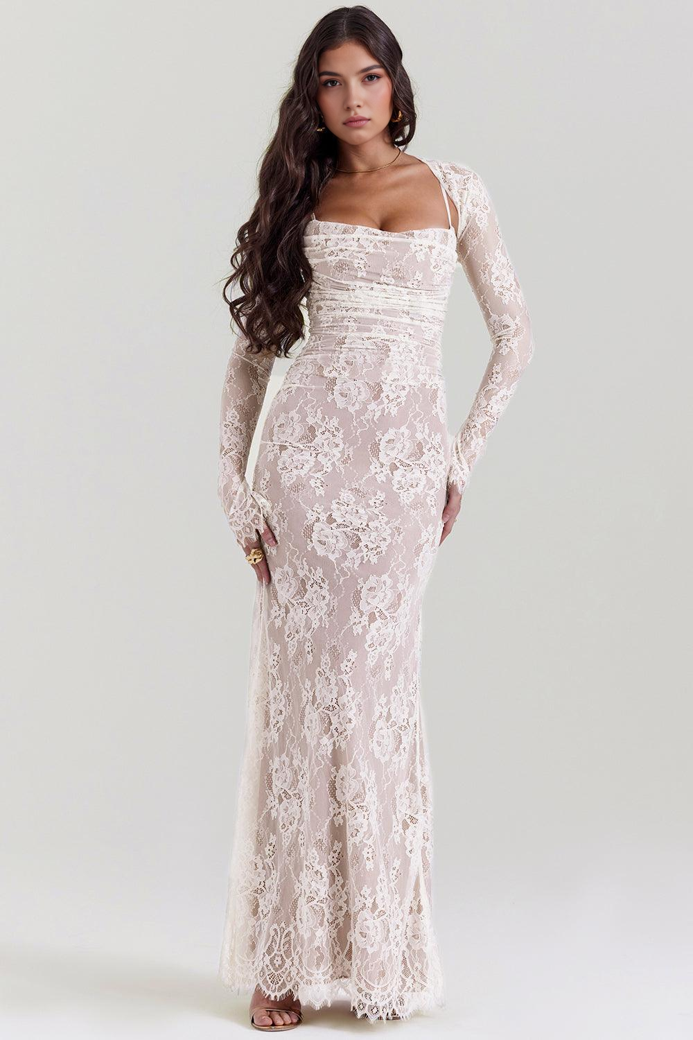 Celeste Eleganza: Abito Maxi in Pizzo