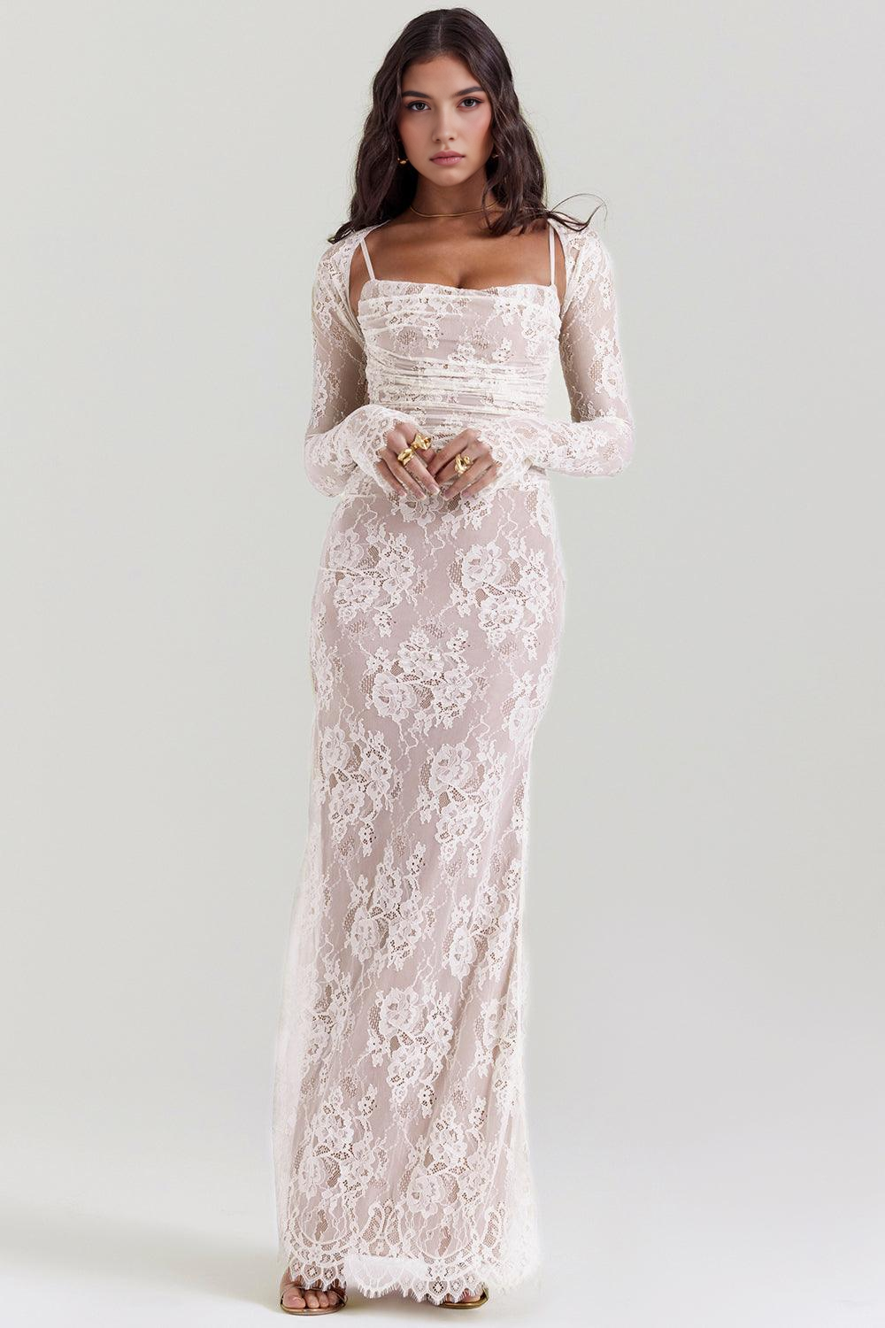 Celeste Eleganza: Abito Maxi in Pizzo