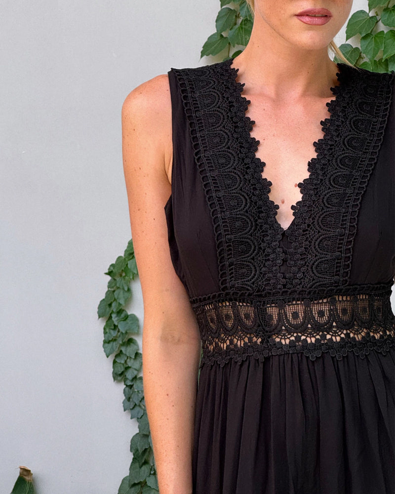 Abito Elegante con Pizzo