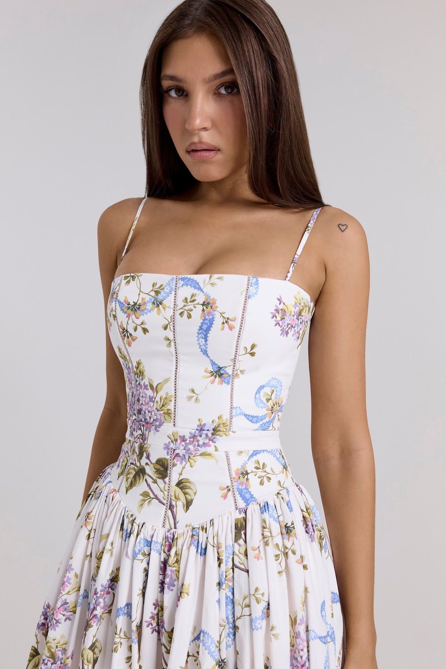 Abito Snellente Floreale Midi