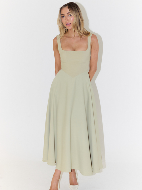 Abito Midi: Eleganza e Grazia