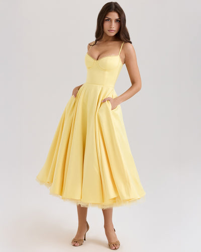 Abito Midi: Grazia e Conforto