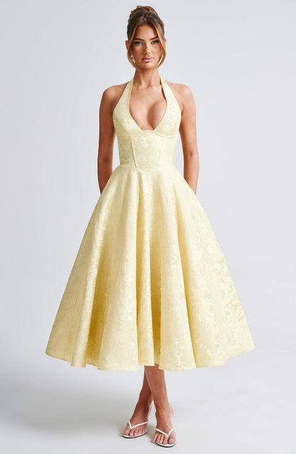 Abito Midi Romantico: comfort e stile