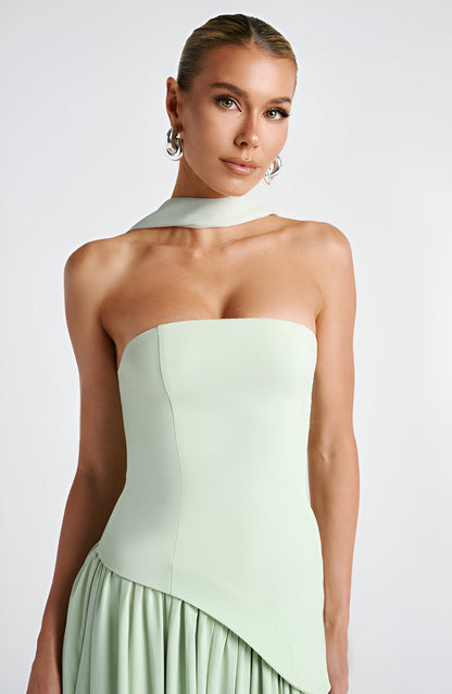 Abito Maxi: Audacia ed Eleganza