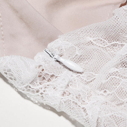 Celeste Eleganza: Abito Maxi in Pizzo