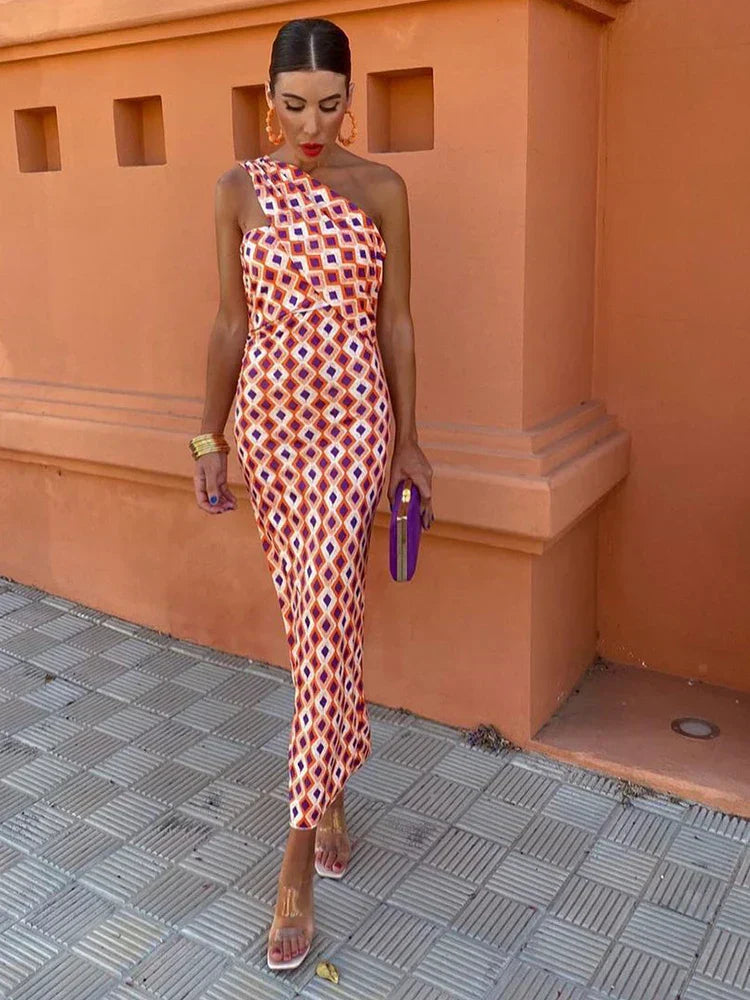 Chic Diagonal-Shoulder Dress