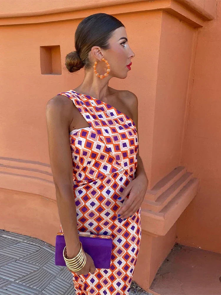 Chic Diagonal-Shoulder Dress