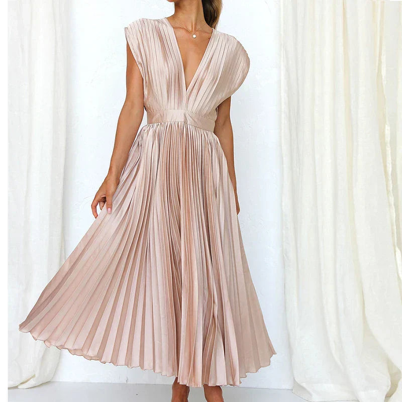 Aroa Elegante Pleated Dress
