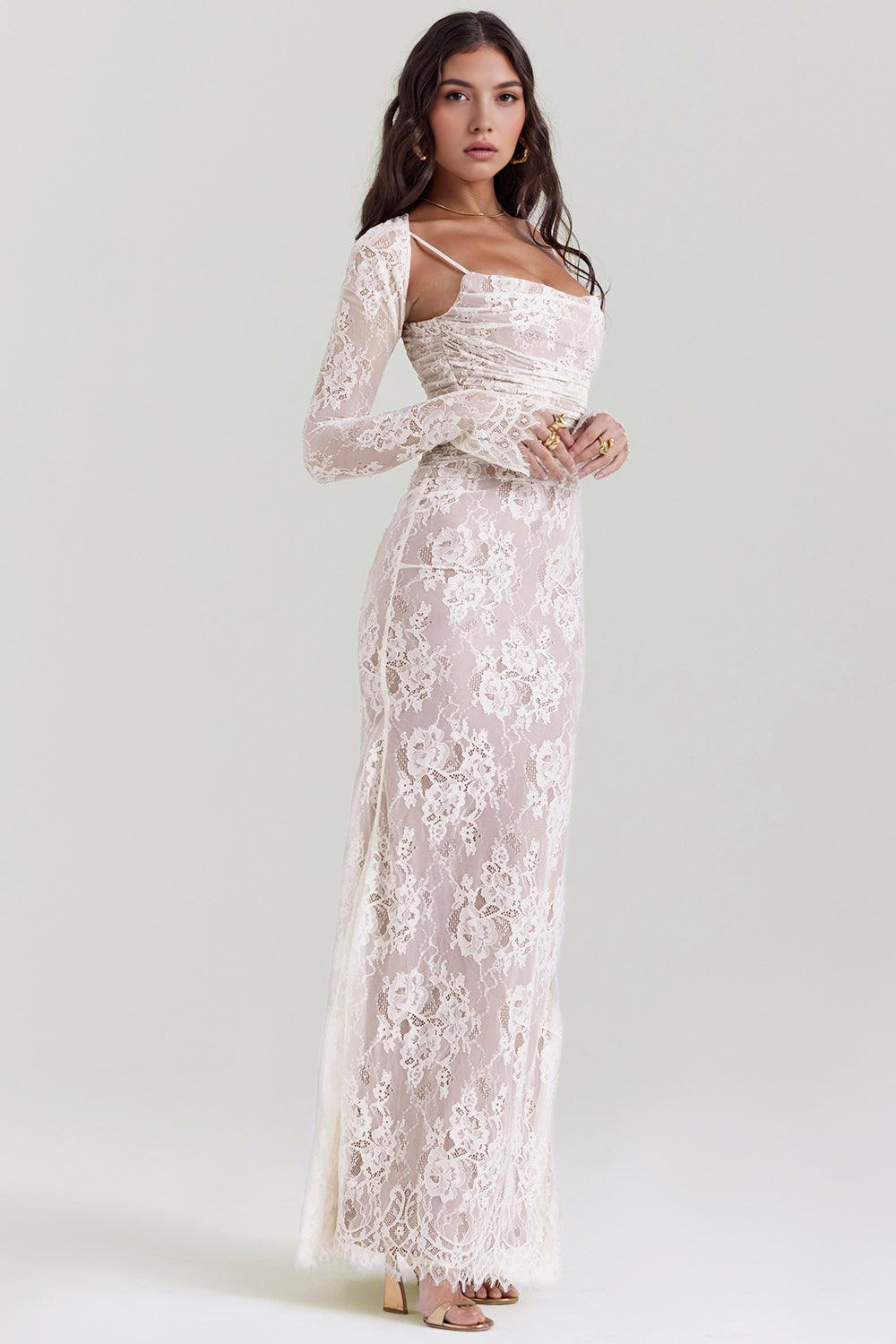 Celeste Eleganza: Abito Maxi in Pizzo