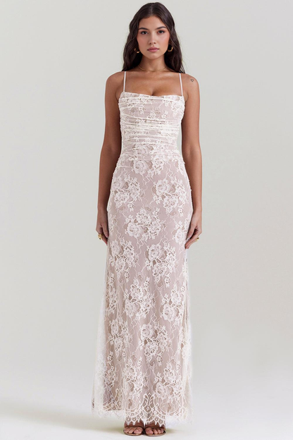 Celeste Eleganza: Abito Maxi in Pizzo
